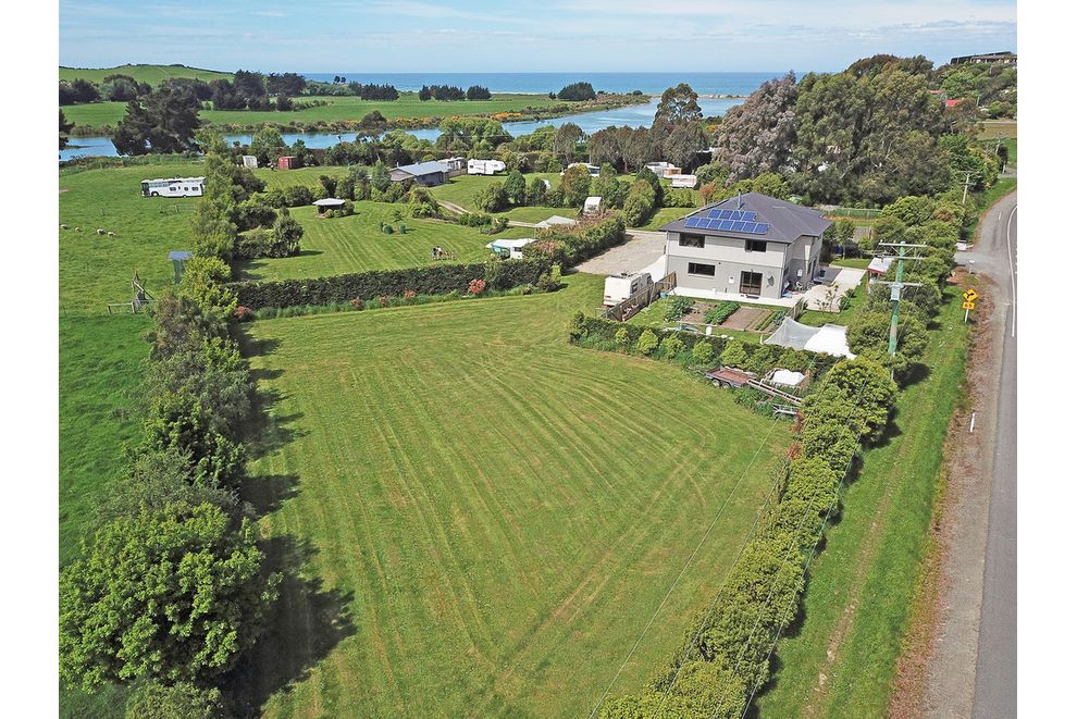 For sale 1366 Waianakarua Road, Oamaru realestate.co.nz