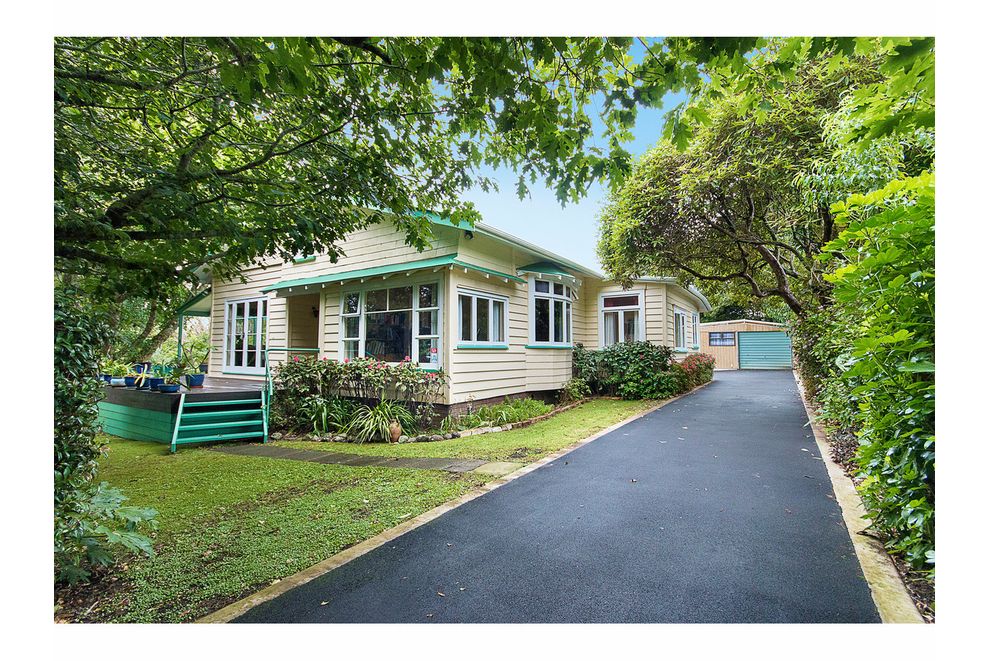 For sale 2142 Awhitu Road, Pollok realestate.co.nz