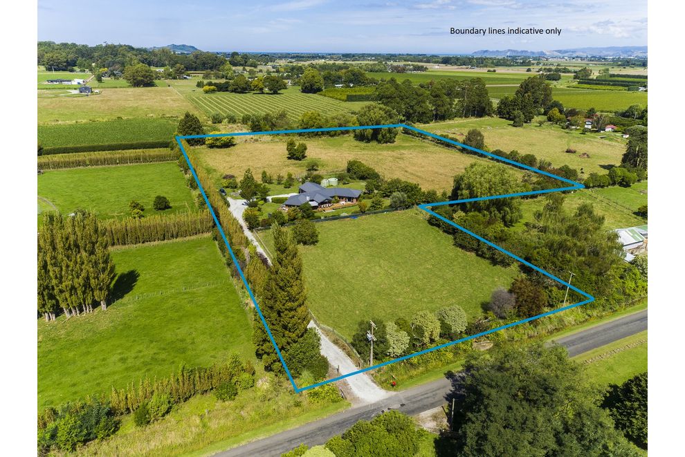 For sale Comfortable lifestyle home + land with potential to subdivide