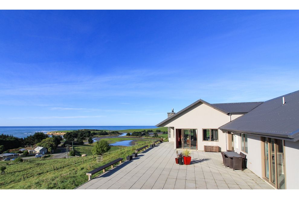 For sale 1069 Waianakarua Road, Oamaru realestate.co.nz