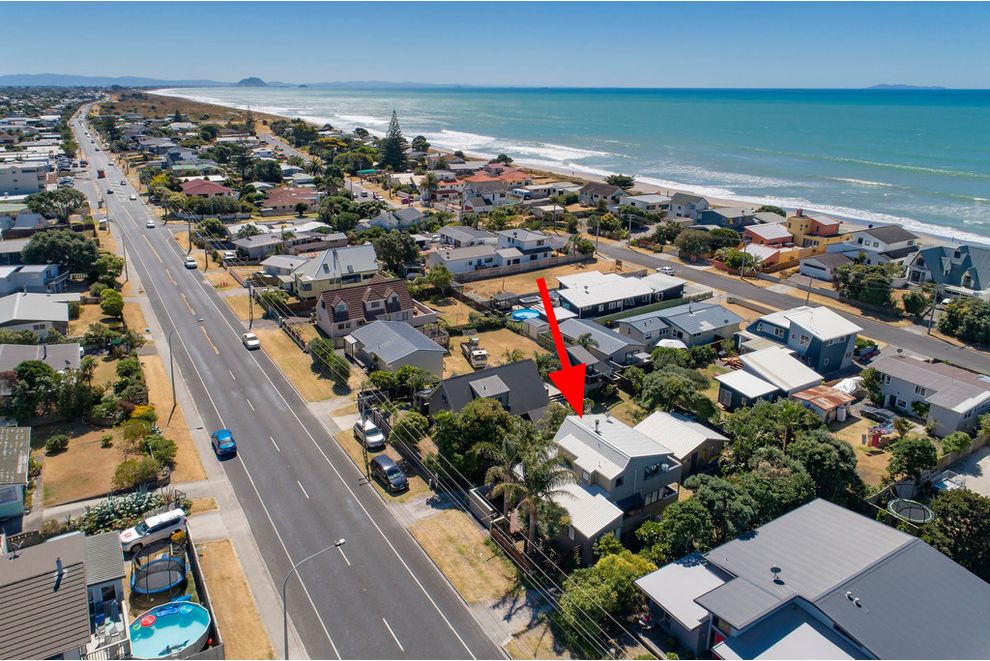 For sale 1109 Papamoa Beach Road, Papamoa realestate.co.nz