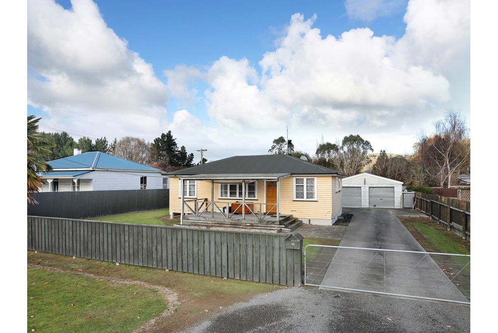 For sale Wilson Road  Hunterville realestate co nz