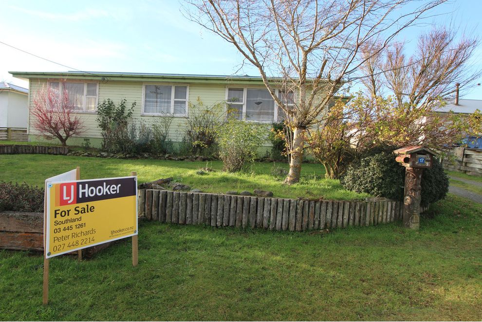 For sale 17 Farm Street, Lumsden realestate.co.nz