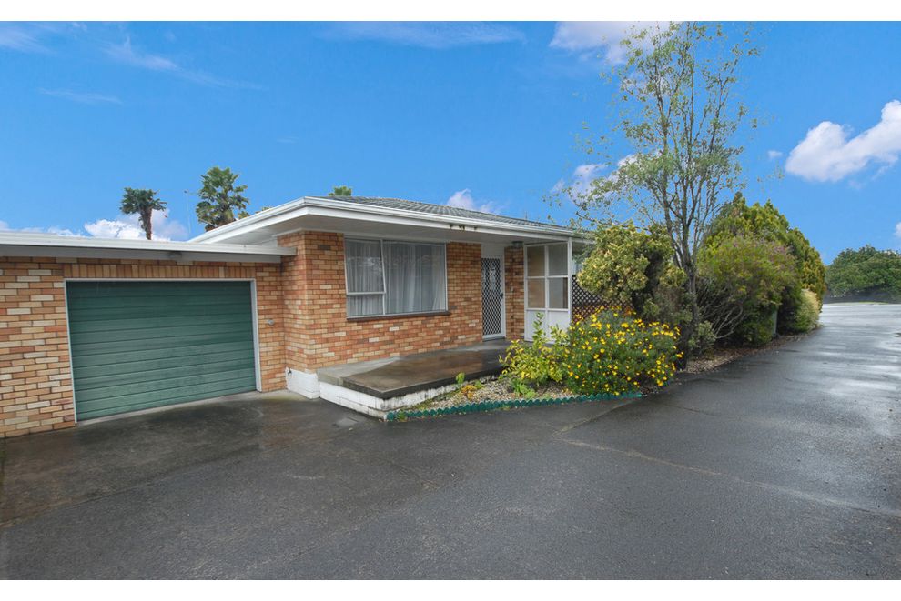 For sale 1/193 Don Buck Road, Massey realestate.co.nz