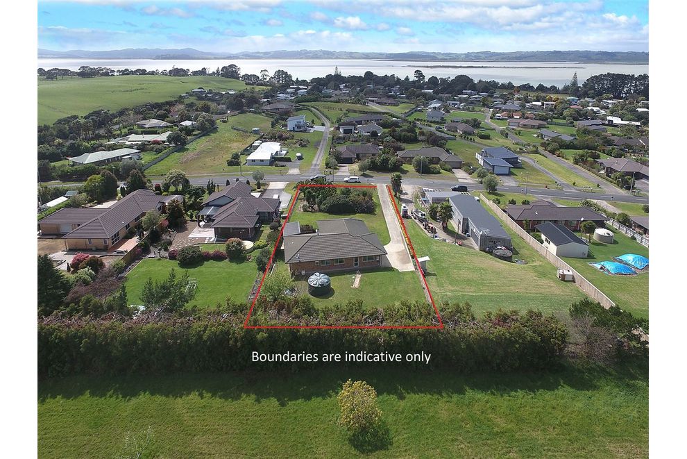 For sale 7 Omana Avenue, Shelly Beach, Helensville realestate.co.nz