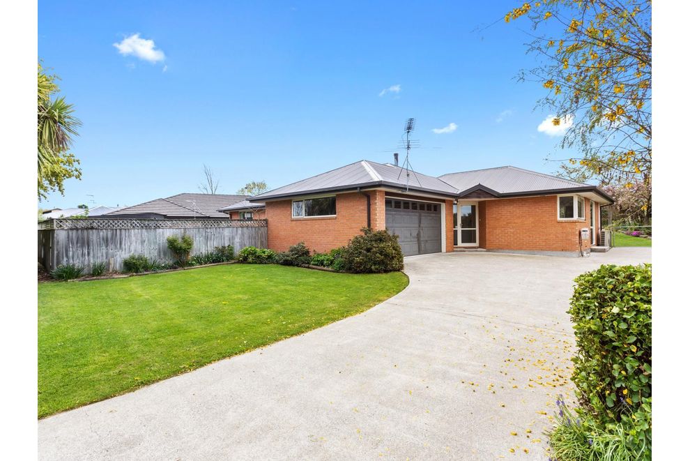 For sale 9 Kowhai Street, Oxford realestate.co.nz