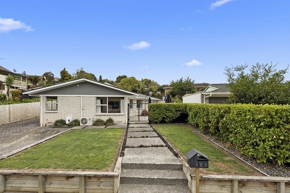 Property Value 102 Aberdeen Drive Dinsdale Realestate Co Nz