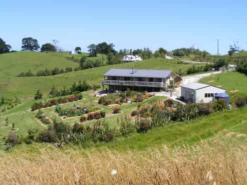 409 Pah Hill Road, Wharehine