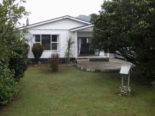 1 Holland Street, Rapahoe
