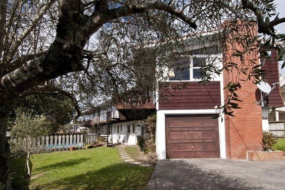Property value - 53 Castor Bay Road, Castor Bay - realestate.co.nz