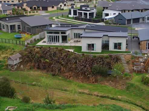 6 Winslow Court, Huntington