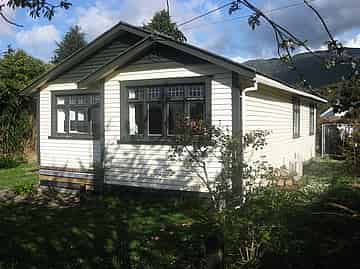 8 Saint James Street, Ross