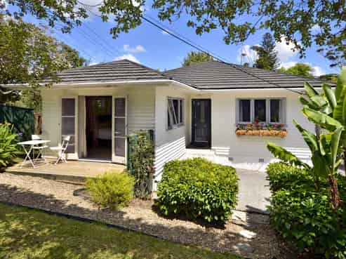 206 Beach Road, Campbells Bay
