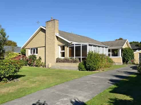 83 Cutts Road, Russley