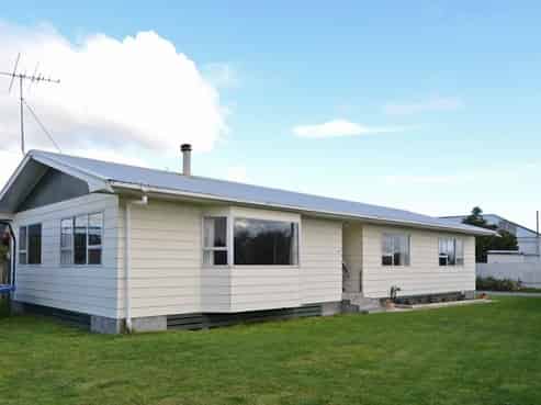 12 Cork Street, Martinborough