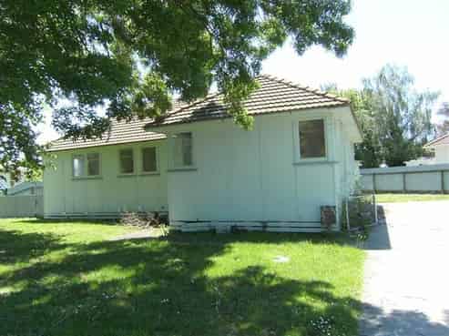 1026 Manuka Street, Mahora