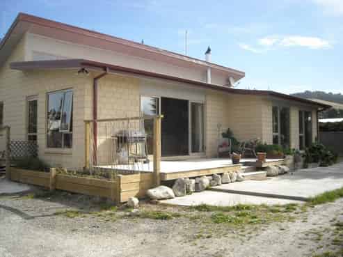 8 Moore Street, Hawarden