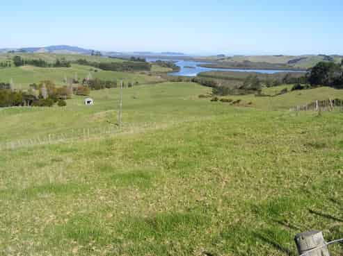 141 Run Road, Wharehine