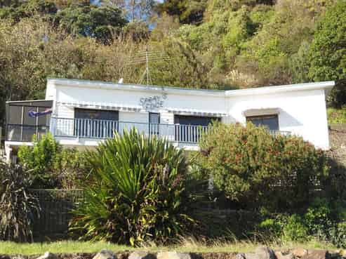 124 Thames Coast Road, Whakatete Bay