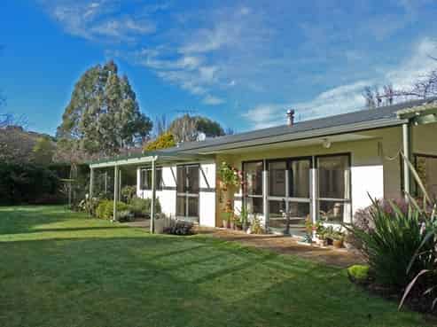 4 Totara View Road, Wakefield