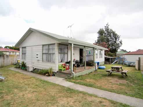 42 Kahikatea Drive, Melville