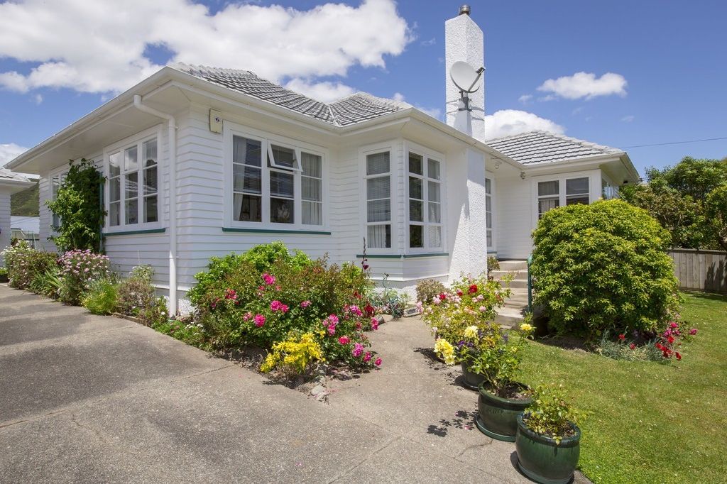 Sold 8 Mcdonald Street, Taita realestate.co.nz