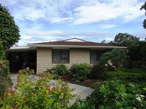 6 Bolton Place, Richmond