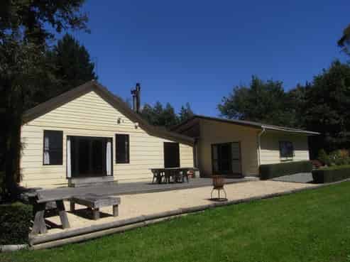 374 West Road, Mauriceville