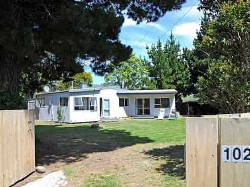102 Beach Road, Purakaunui
