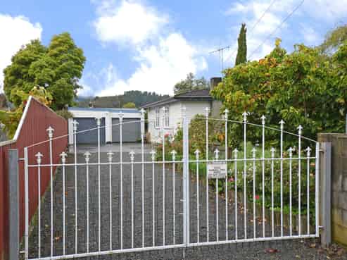 11 Waimarama Grove, Birchville