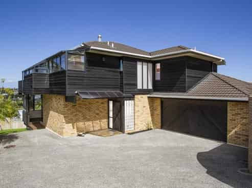 2/11 Seaview Road, Castor Bay