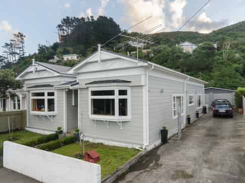 14 Derwent Street, Island Bay
