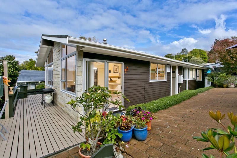 Property value 38 Sequoia Place, Sunnynook realestate.co.nz
