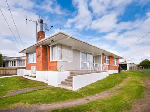 57 Thompson Terrace, Manurewa