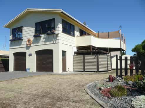 12 Gordon Road, Te Awanga