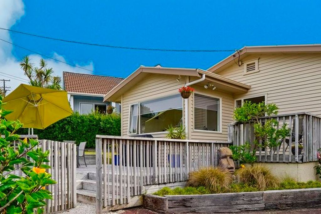 Property value 16 Rothesay Bay Road, Rothesay Bay realestate.co.nz