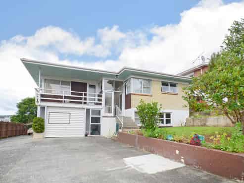 10 Oakland Avenue, Woodhill