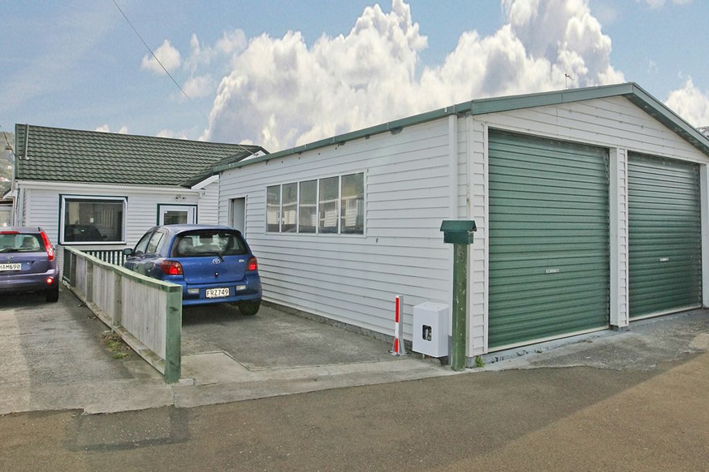 Property value 64 Apu Crescent, Lyall Bay realestate.co.nz