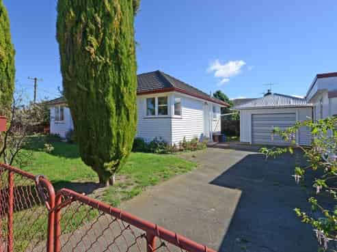 16 Davis Crescent, Elderslea