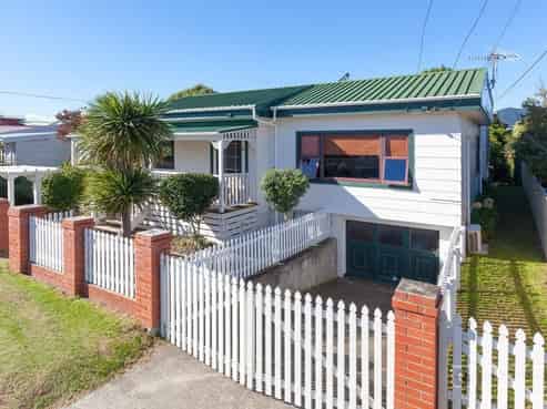 4 Waikare Road, Raumati Beach