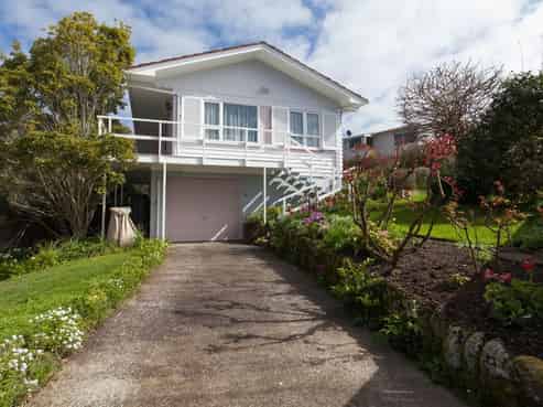 27 Marina Road, Torbay