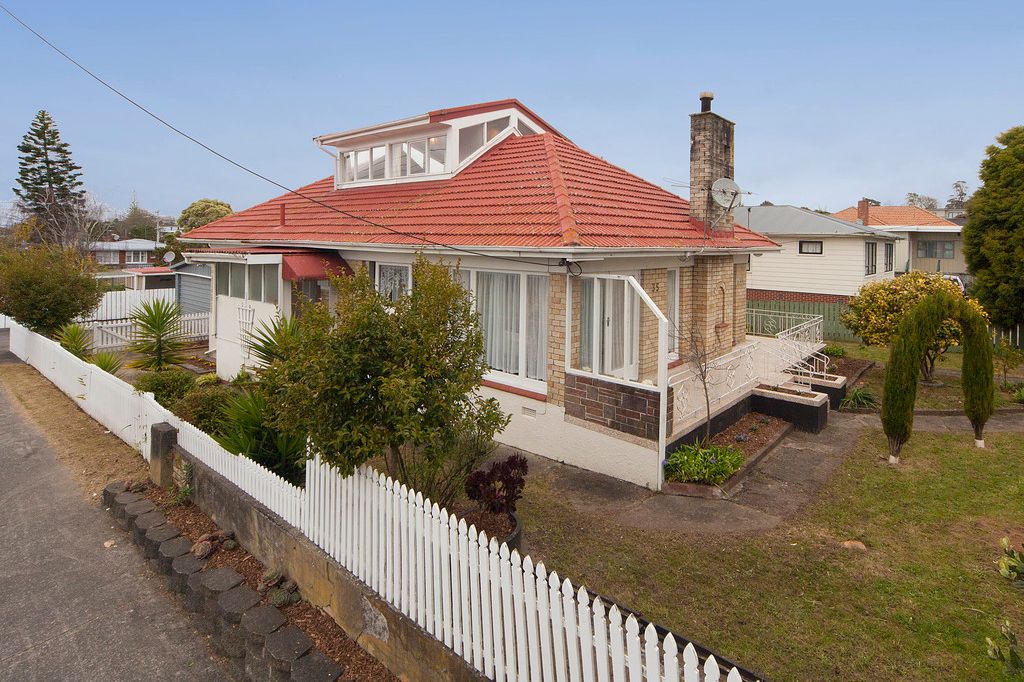 Property value 35 Archibald Road, Kelston realestate.co.nz
