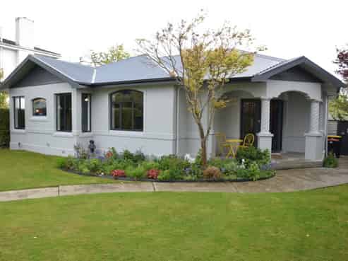 18 Wellesley Avenue, Avenal