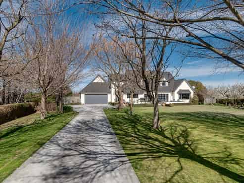 34 Lawn Road, Mangateretere