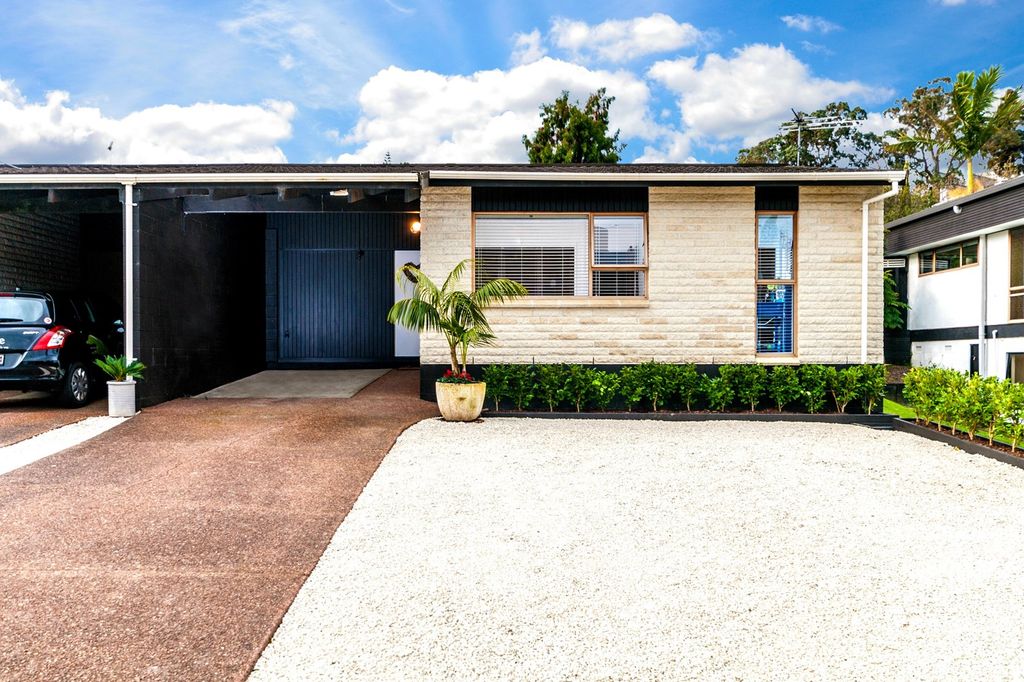 Property value 2/31 Sandiacre Way, Browns Bay realestate.co.nz