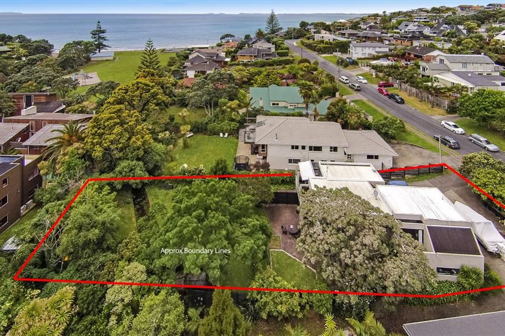 Property value 11 Sandown Road, Rothesay Bay realestate.co.nz