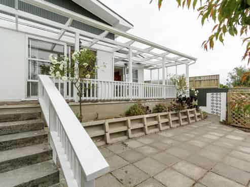 8B Longview Drive, Merrilands