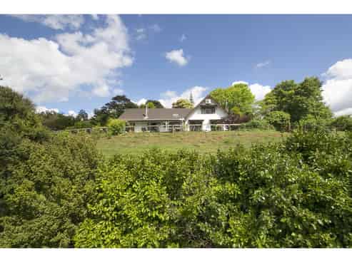 1 Armour Road, Parau