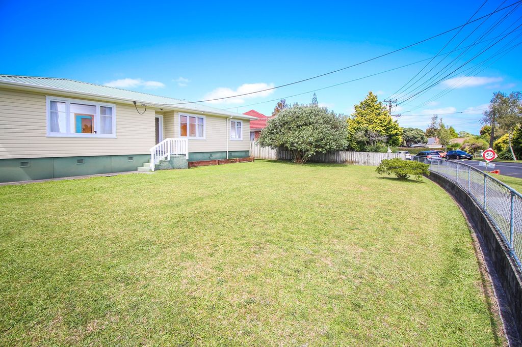 Property value - 47 Yeovil Road, Te Atatu Peninsula - realestate.co.nz