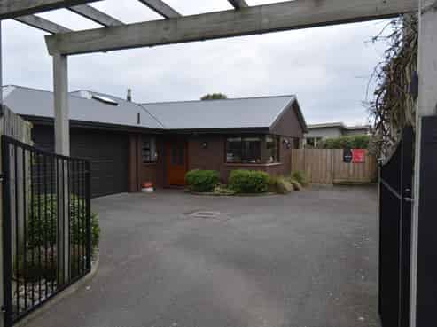 100 Chelmsford Street, Windsor